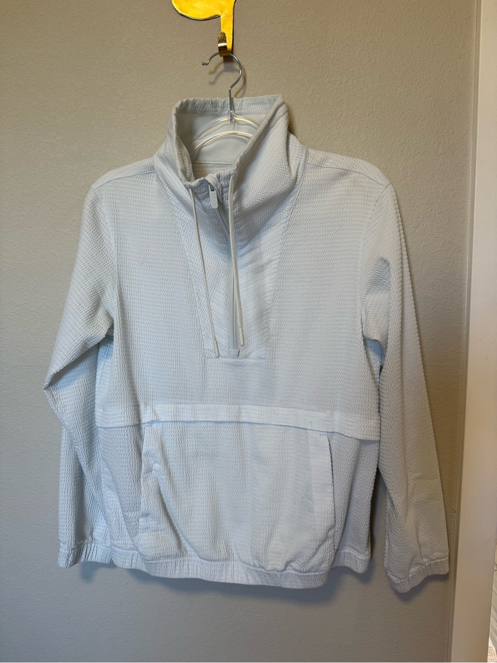 Lululemon lightweight windbreaker